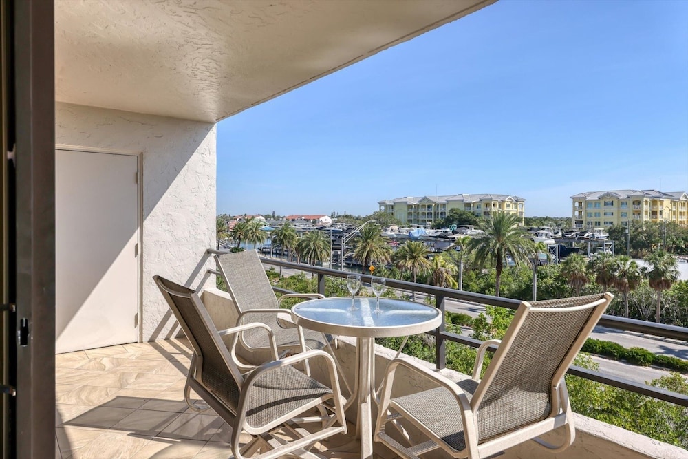 Anchorage Resort 5th Floor 2 bedroom condo with Beach Access 2 Condo