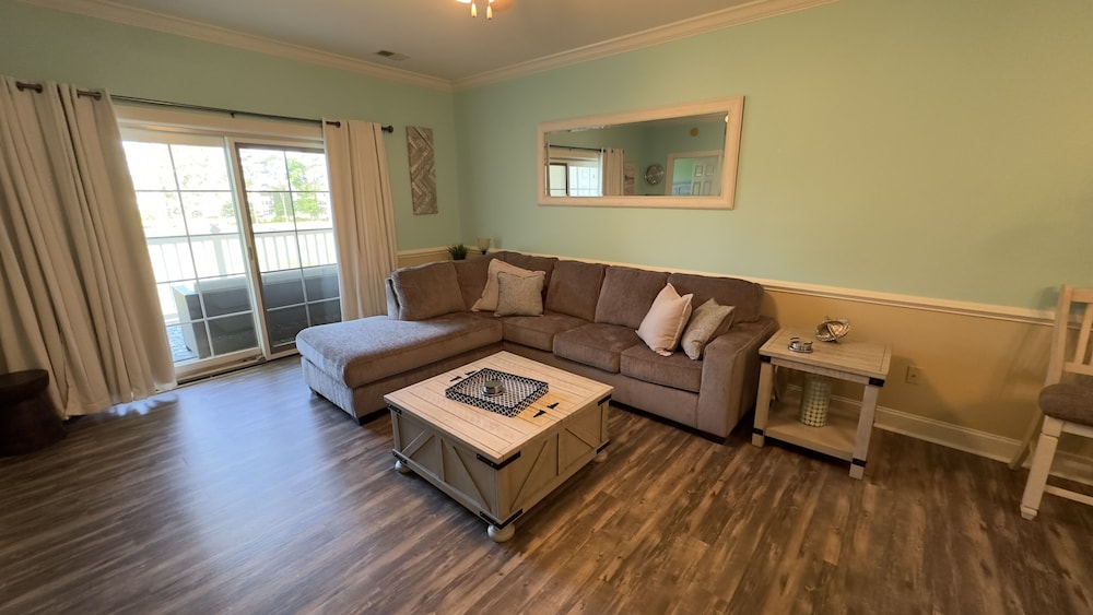 Magnolia Pointe Luster Leaf 4890-303 2 Bedroom Condo