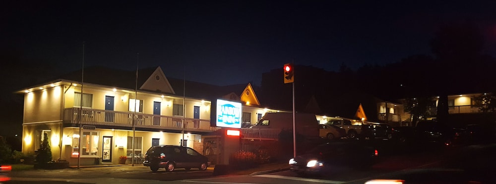 Rainbow Inn