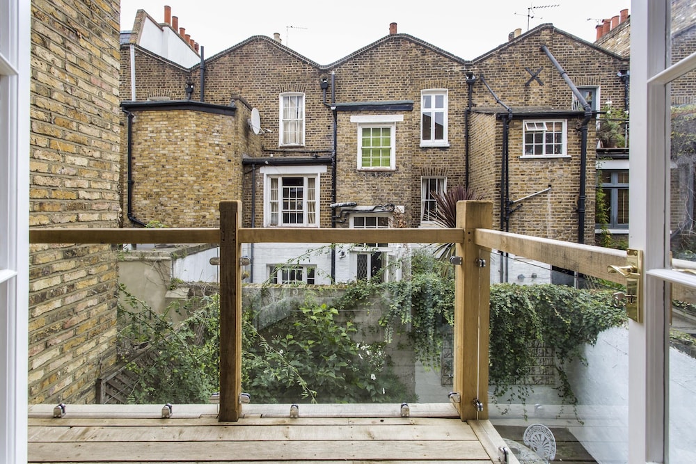 First Street II by Onefinestay