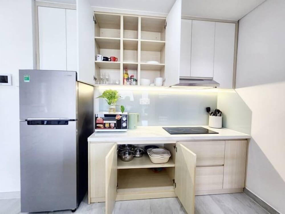 Cardinal Court Apartment