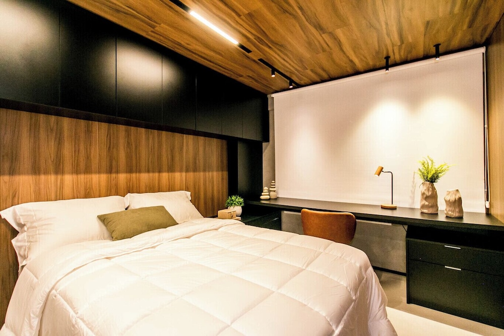 Apartamento Climatizado com Garagem em Alphaville