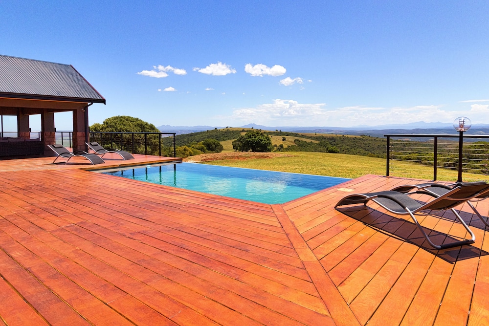 Intle Game Lodge