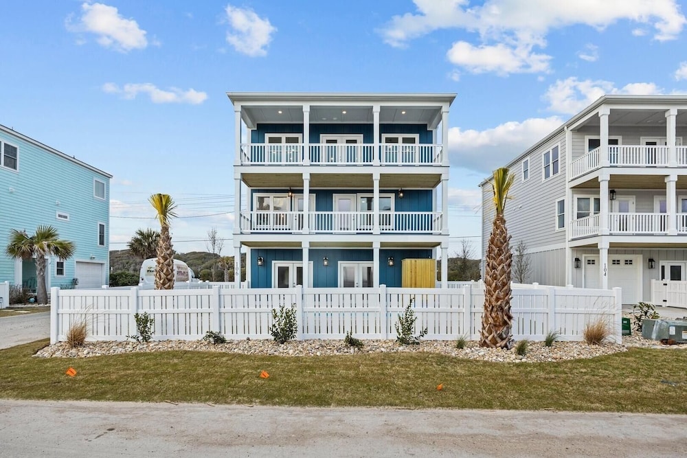 Forever Blue 6 Bedroom Home