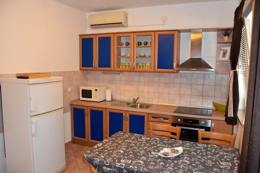 Frane - Family Apartment - A1 Prizemlje view 2