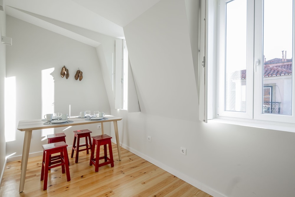 Santos Apartments by Linc