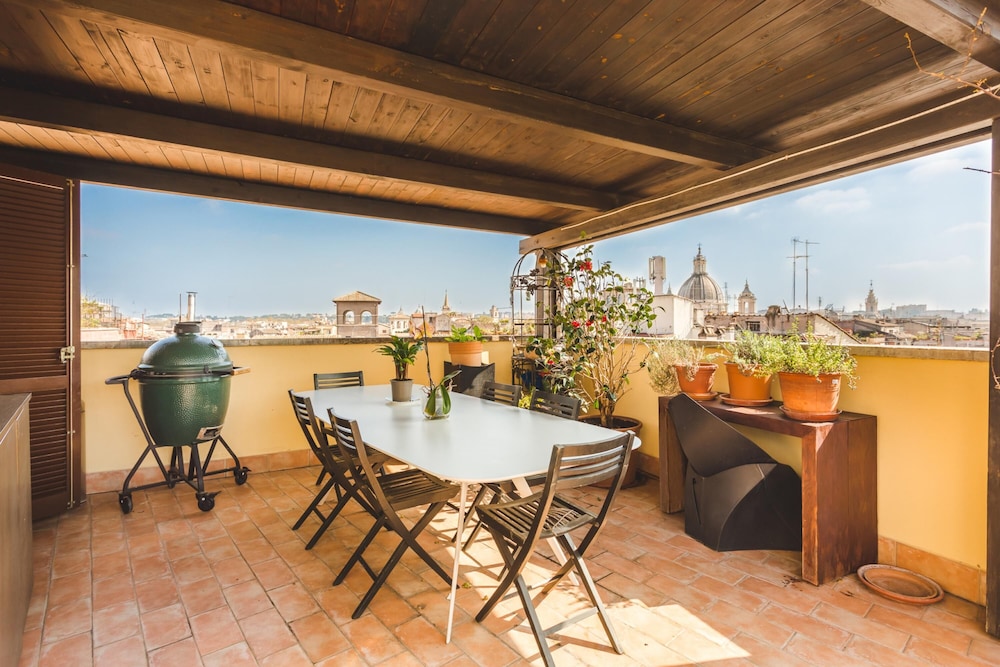 Treasurerome Navona Terrace Suite