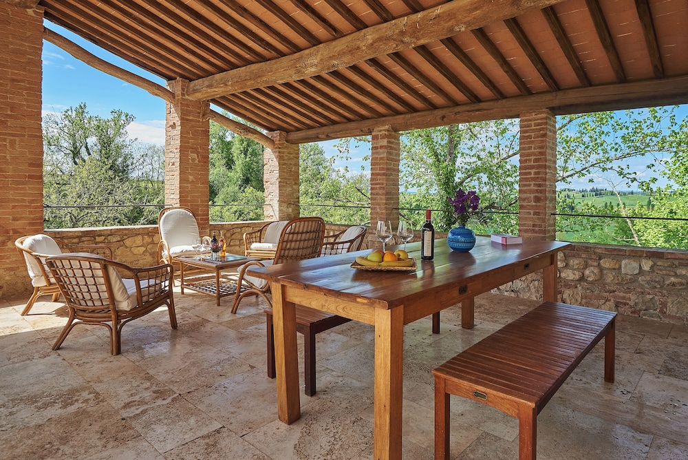 La Gazzara Castell'In Villa