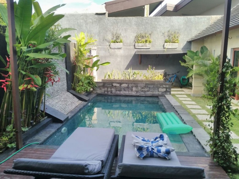 Sunshoot Villa Sandat