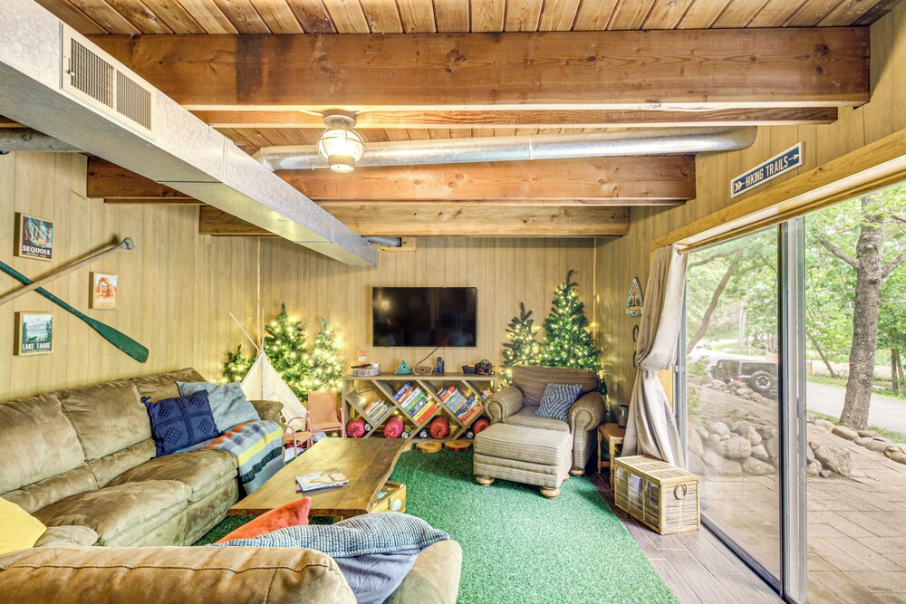 Canal Across Street: Family Cabin in Breezy Point!