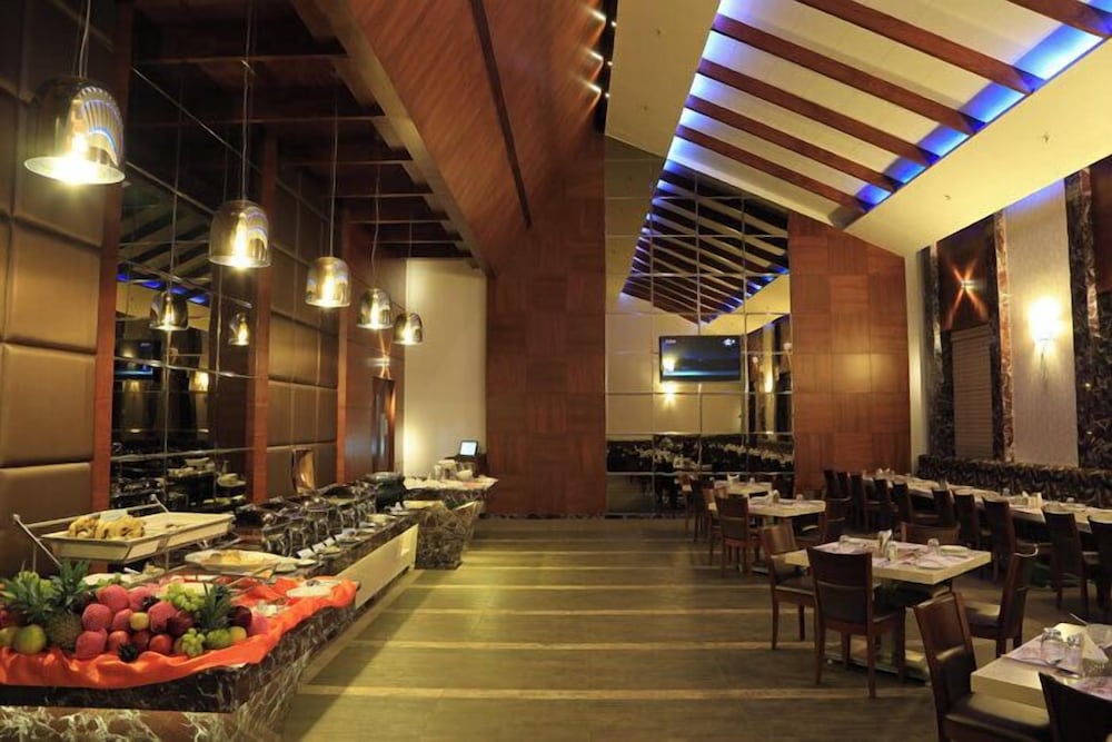 dhanalakshmi srinivasan hotels pvt ltd