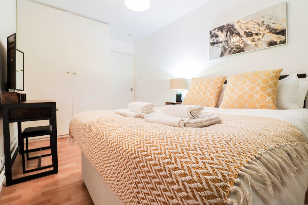 Gorgeous 3 Bedroom Hampstead Property