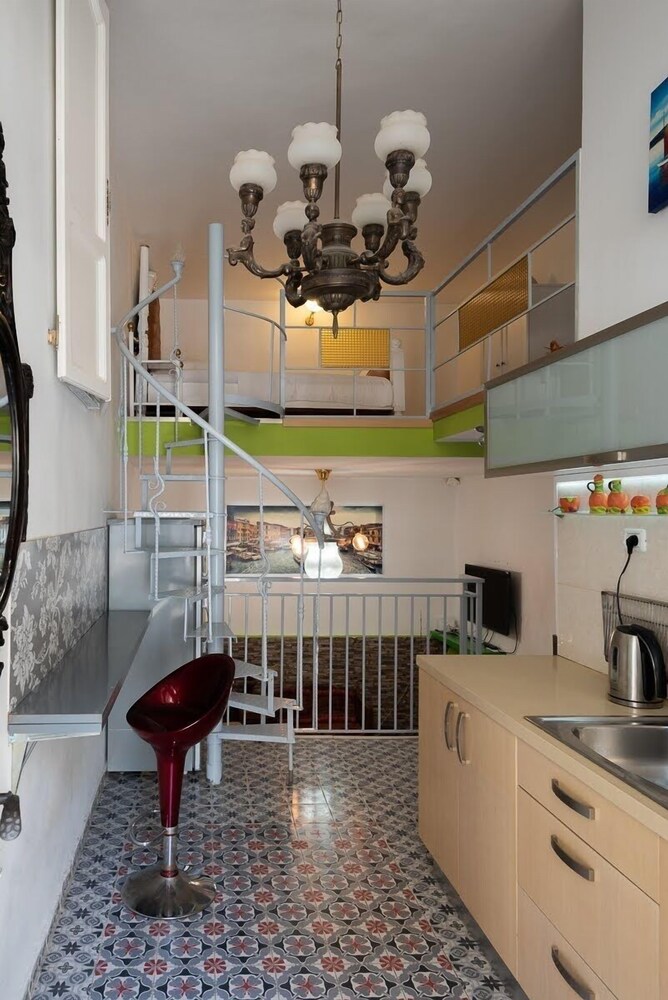 Charming Design Studio at Heart of Jaffa view 4