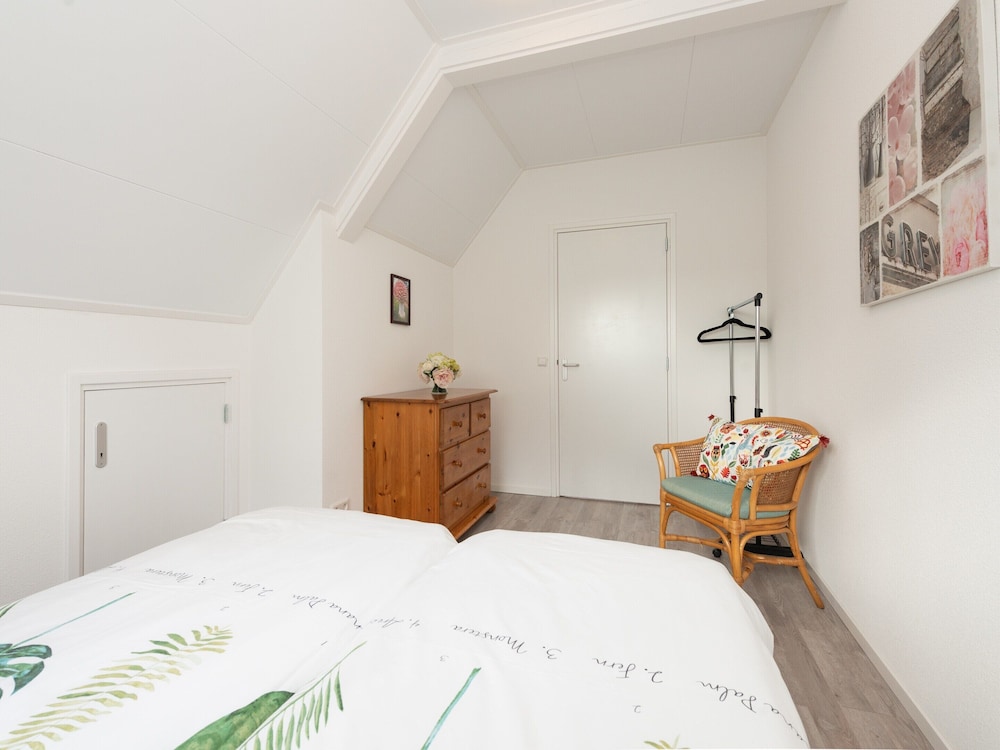 Quaint Apartment in Schoorl near Tennis Court