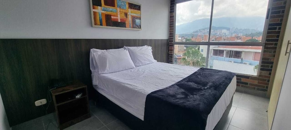 La 70 Laureles Condo cold AC