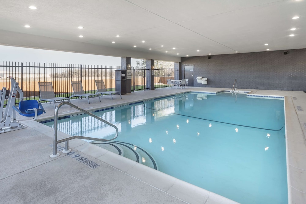 Stephenville Vacations - Best Western Plus Stephenville Inn - Property Image 8
