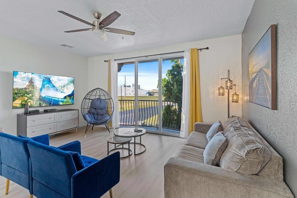 Vista Cay Swanky