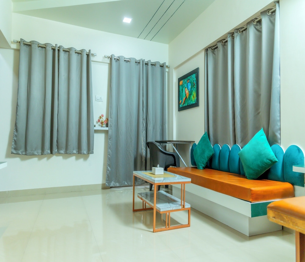 Copper 11 Service Apartments -SB Road, Shivaji Nagar, Pune