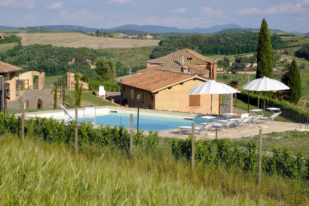 Podere Torricella view 4