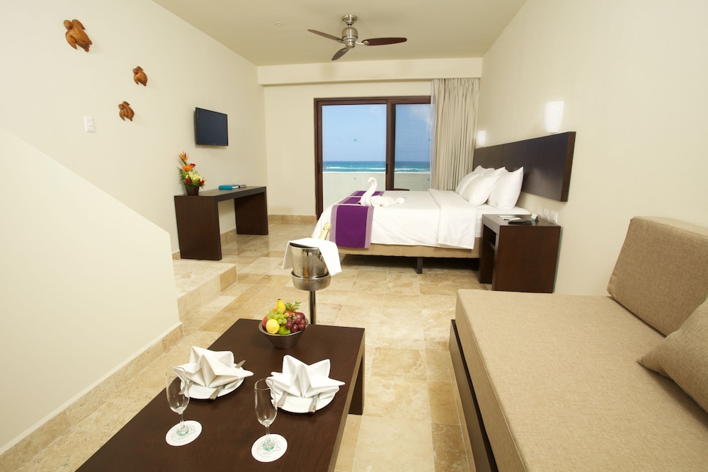 Akumal Bay Beach & Spa Resort - image 3
