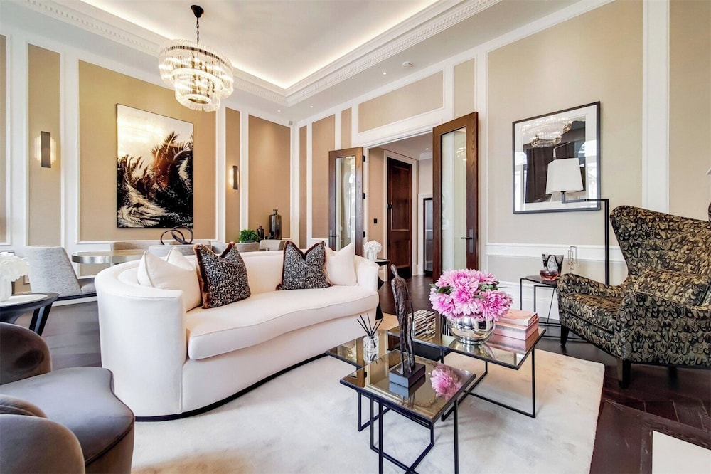 2 Bedroom Flat With Balcony