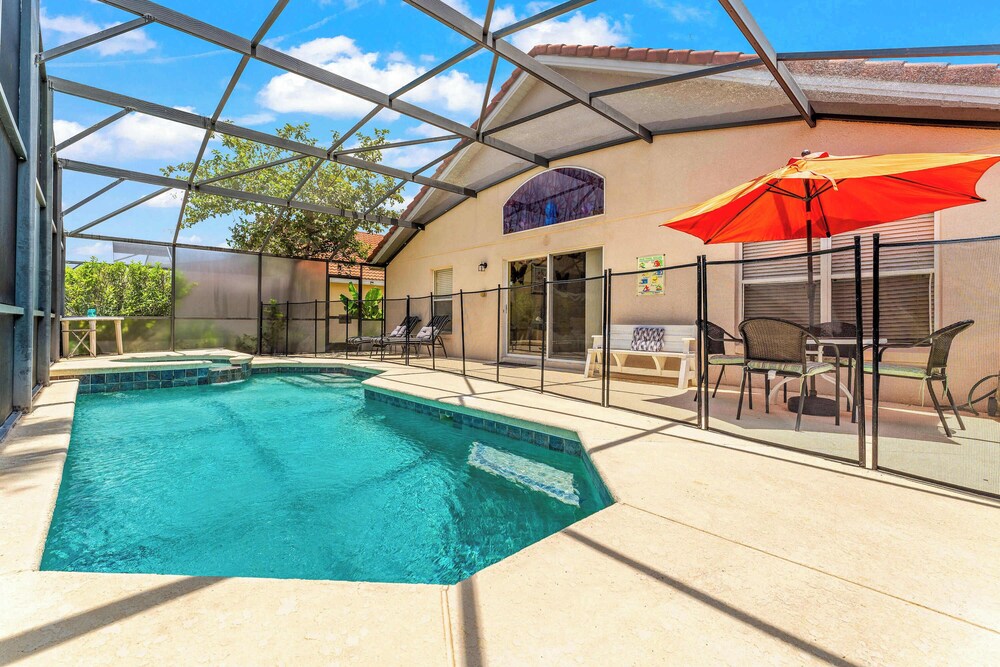 Tropical Oasis on Hypolita - Image 1