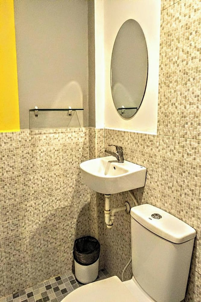 Hometel Barrio House Mactan