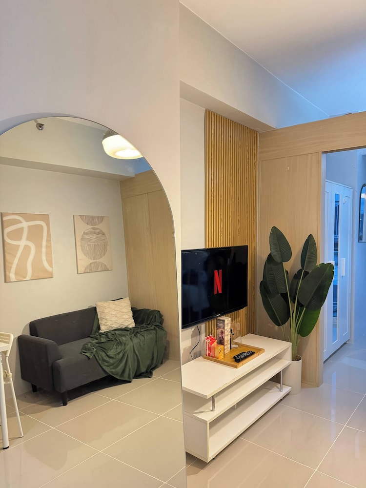 Entire Apartment in Makati City With Fast Wifi