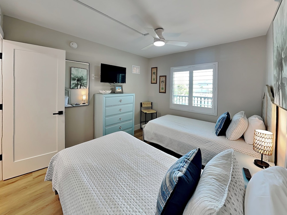 Seaside 3 by Distinctive Beach Rentals