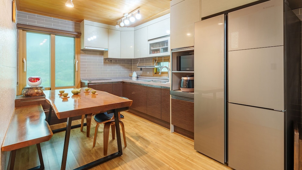 Gyeongju Happy Dream Ocean View Pension