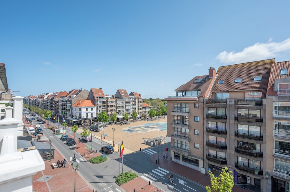 Apartment in Knokke Near Lippenslaan