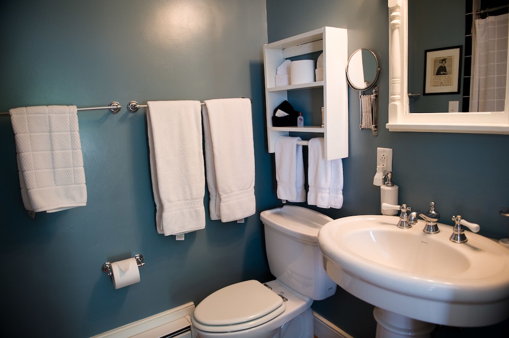 Hopkins Ordinary Bed Breakfast and Ale Works