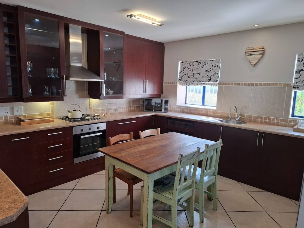 Oosiesrus - Charming Langebaan Villa With Garden View