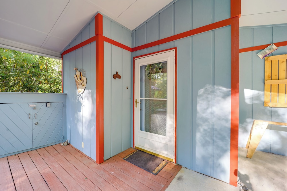 Mtn Home w/ Deck & Community Amenities in Newland