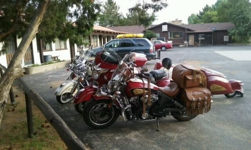 Bunkhouse Motel