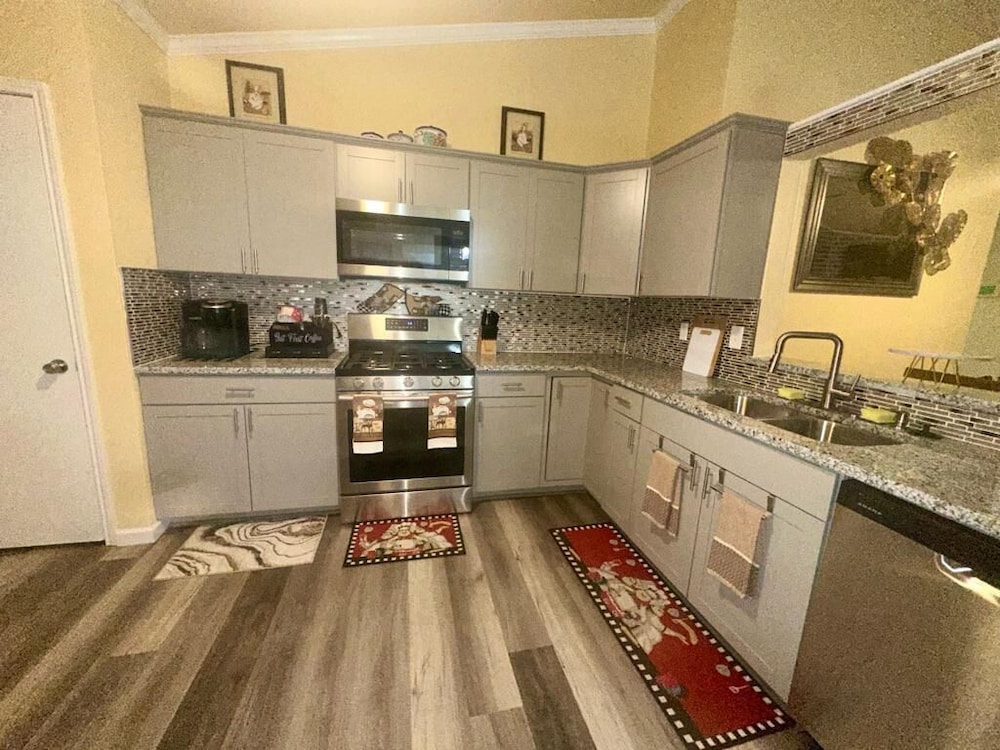 Modern Comfort Near Military Bases & Shopping Walk to Parks & Lakes!