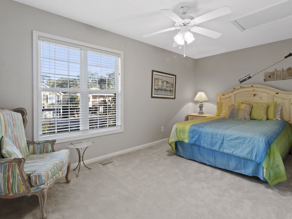 Fairway Oaks #20d 3 Bedroom Condo by RedAwning view 3