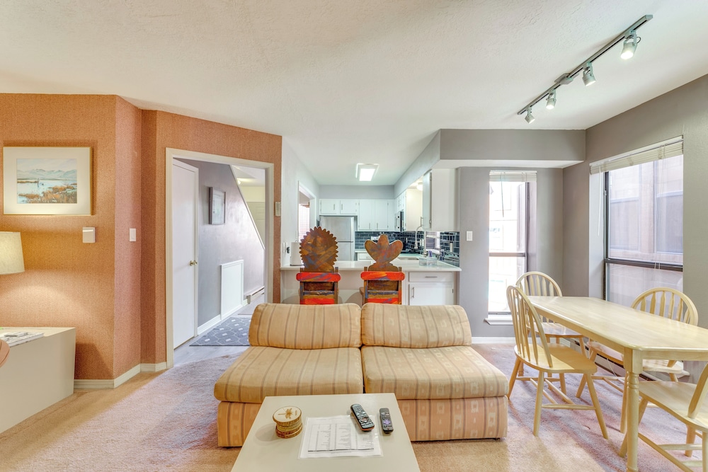 Mtn Bike, Hike & Disc Golf: Cozy Angel Fire Condo