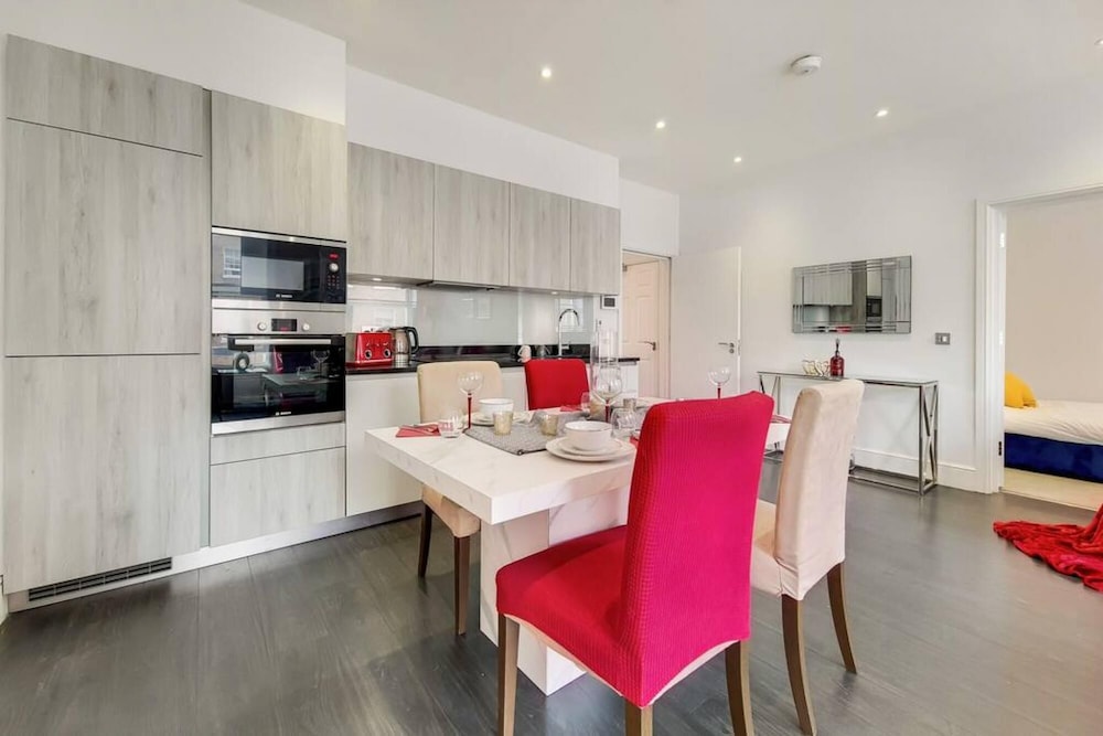 Modern 2-bedroom Apartment Off Baker Street W AC