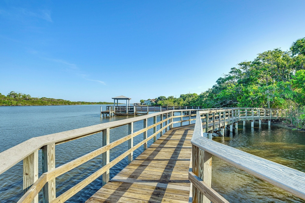 Walk to Shore + Pier: Family Home in Ormond Beach