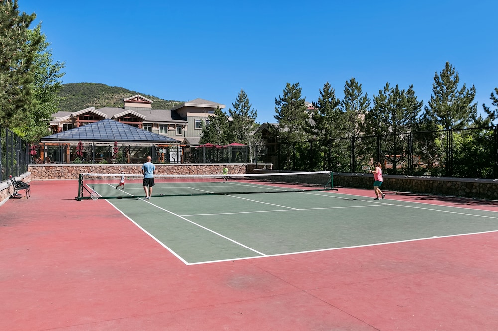 White Pines 1-BD Penthouse at Westgate - Tycoon