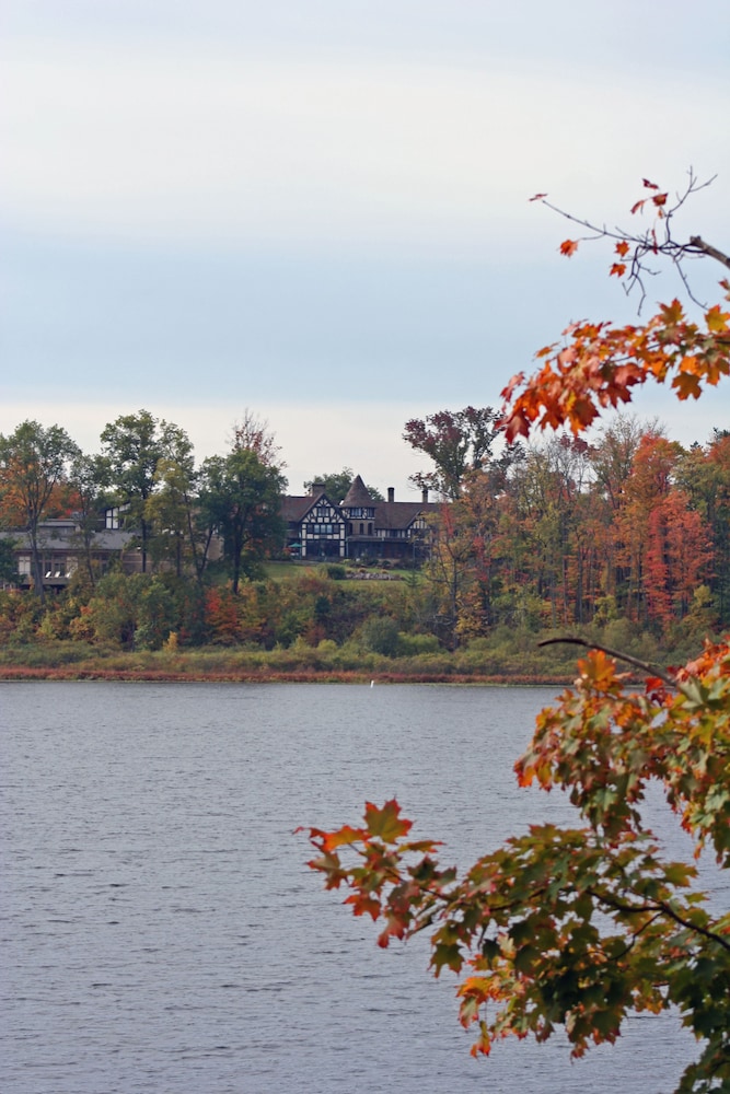 Punderson Manor Lodge and Conference Center