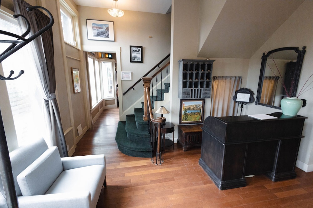 The Lyle Hotel