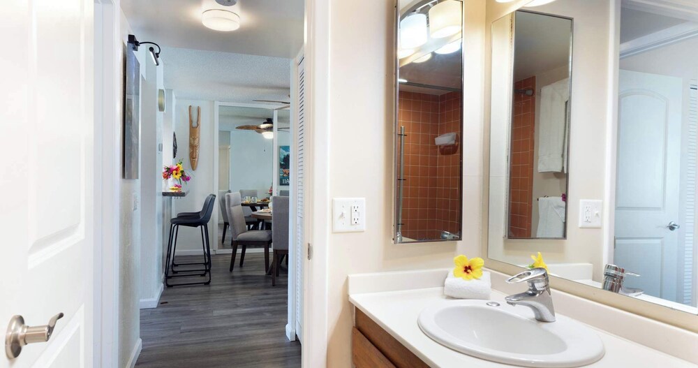 Oceanfront Condo 117 in Kailua-kona