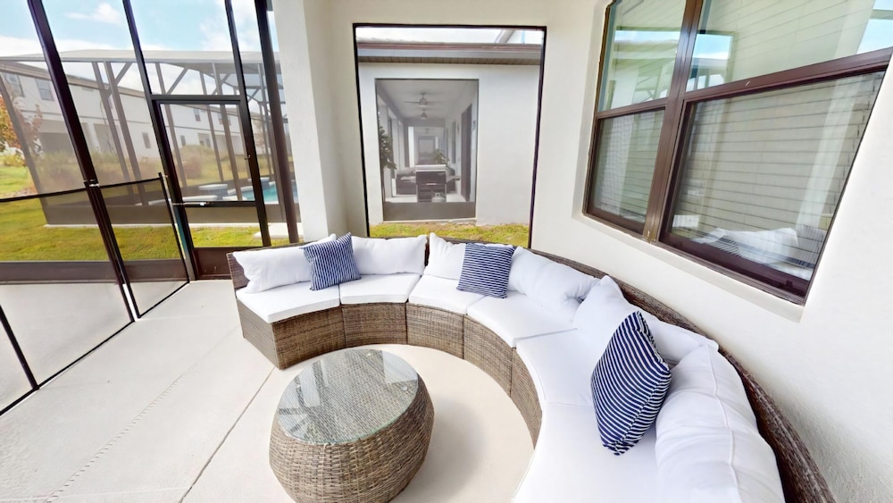 8 Bedroom Themed Rooms Huge Games Room Pool Spa