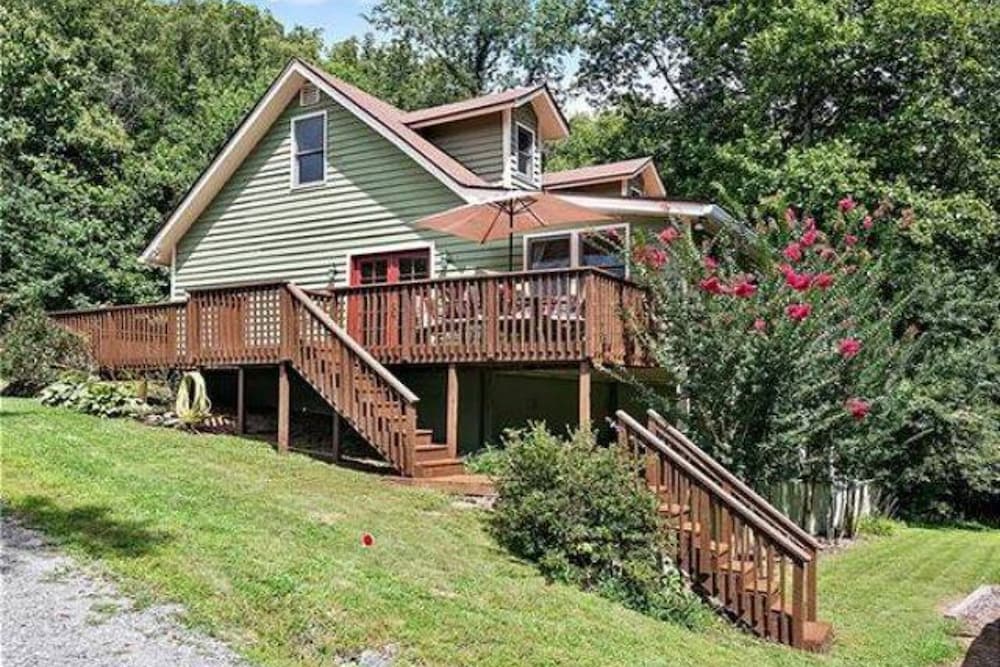 Hickory Nut Hideaway by Avantstay Mountain Views view 4