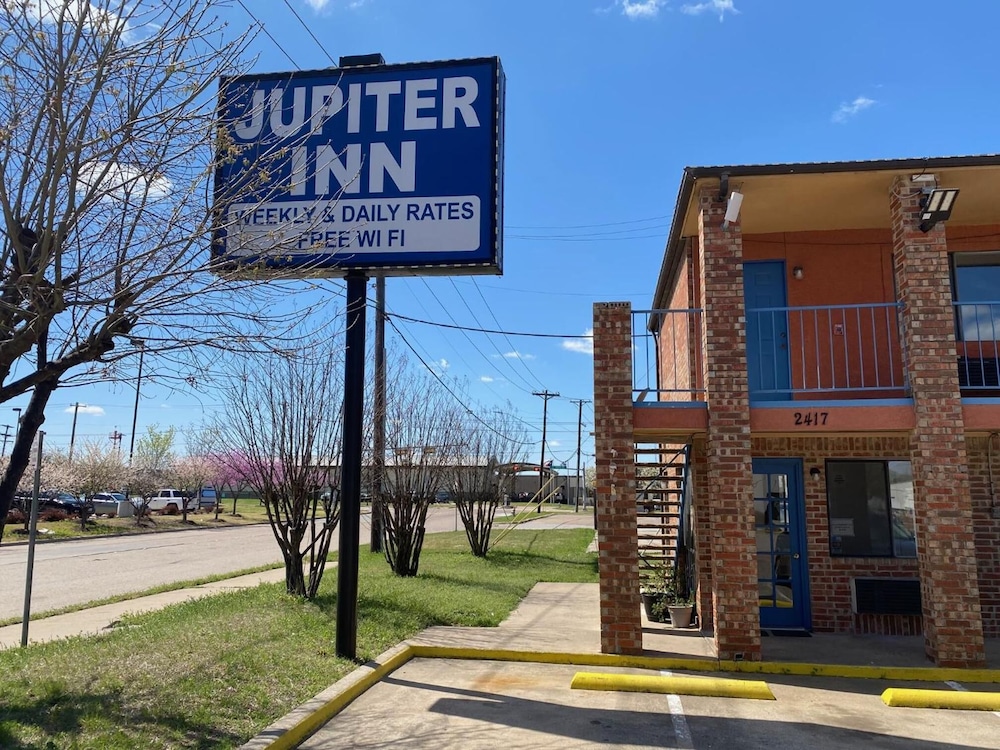Jupiter Inn - Property Image 10