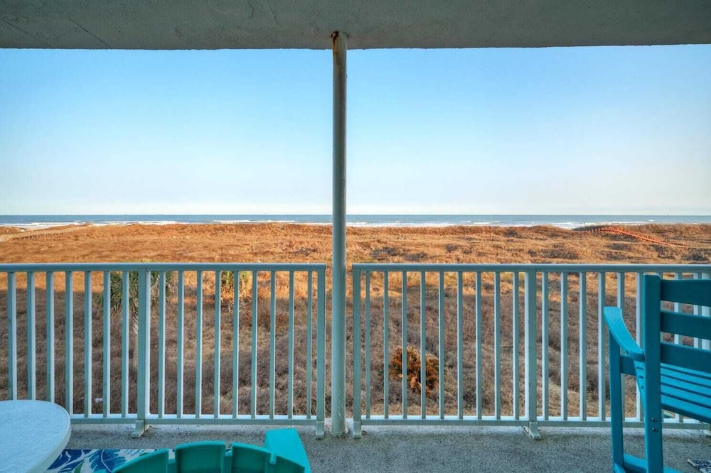 Gulf Views + Pools, Tennis, Pickleball & Beach Access Awesome Beachfront by Avantstay