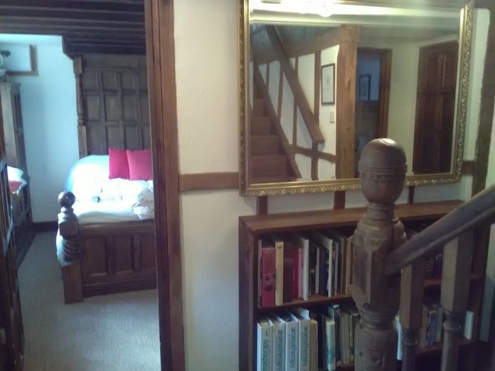 Tranquil Cottage Retreat in Bath view 5