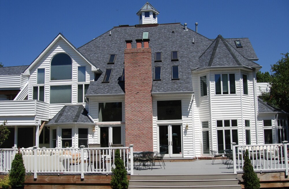 Columbia Vacations - The Columbia Inn at Peralynna Manor - Property Image 121